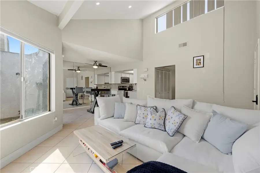 18408 Hatteras, Tarzana, CA 91356 - #2