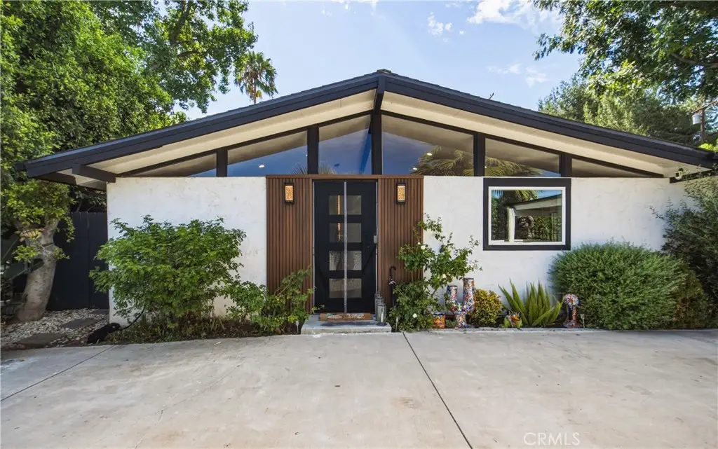 19705 Hamlin Street, Woodland Hills, CA 91367 - #1
