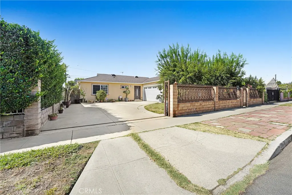 19406 Enadia Way, Reseda, CA 91335 - #1