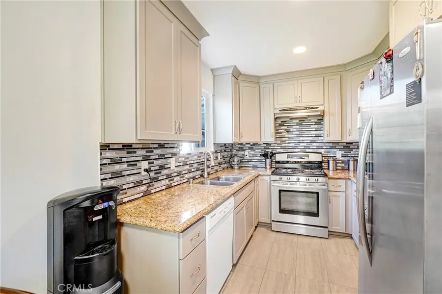 19406 Enadia Way, Reseda, CA 91335 - #3