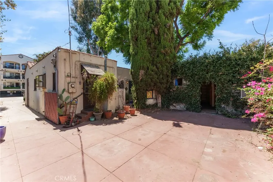 11209 La Maida, North Hollywood, CA 91601 - #3