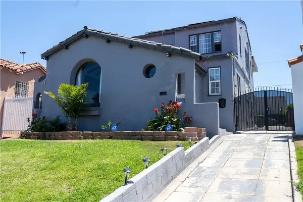 3208 W 74th Street, Park Hills Heights, CA 90043