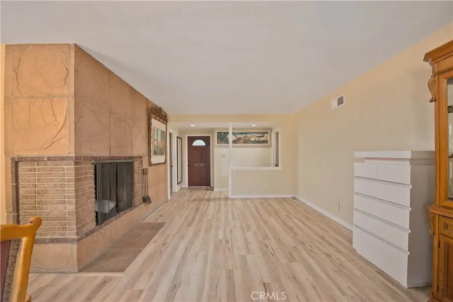 19541 Victory Boulevard, Reseda, CA 91335 - #3