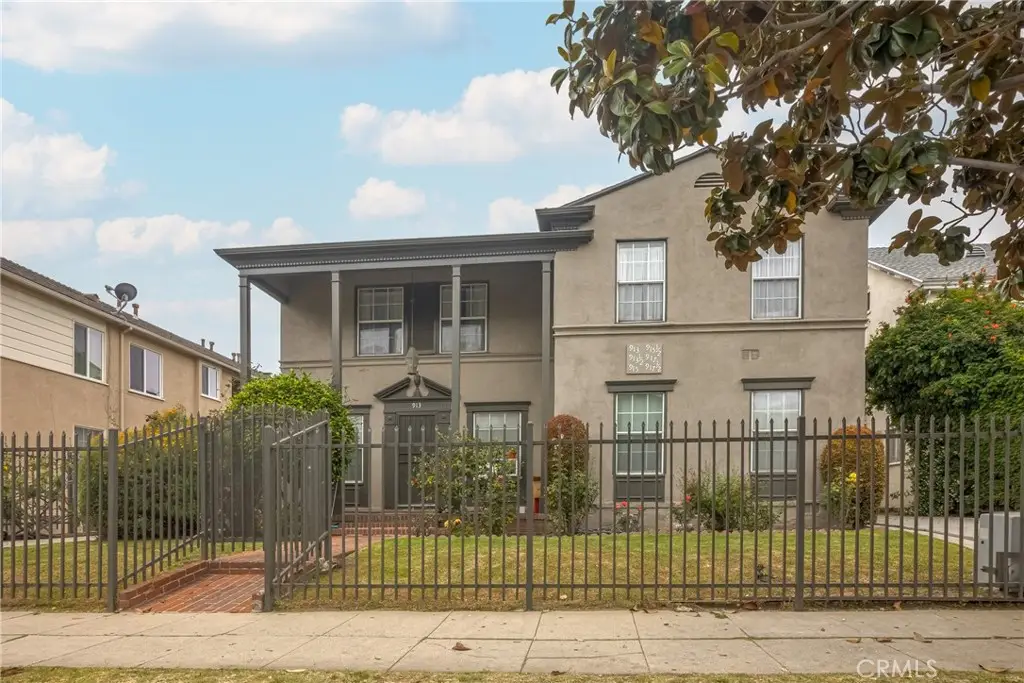 913 S Wilton Place, Los Angeles, CA 90019 - #1
