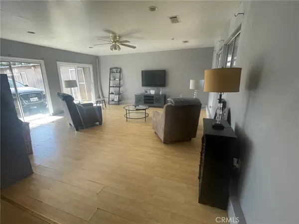 8233 Fallbrook Avenue, West Hills, CA 91304