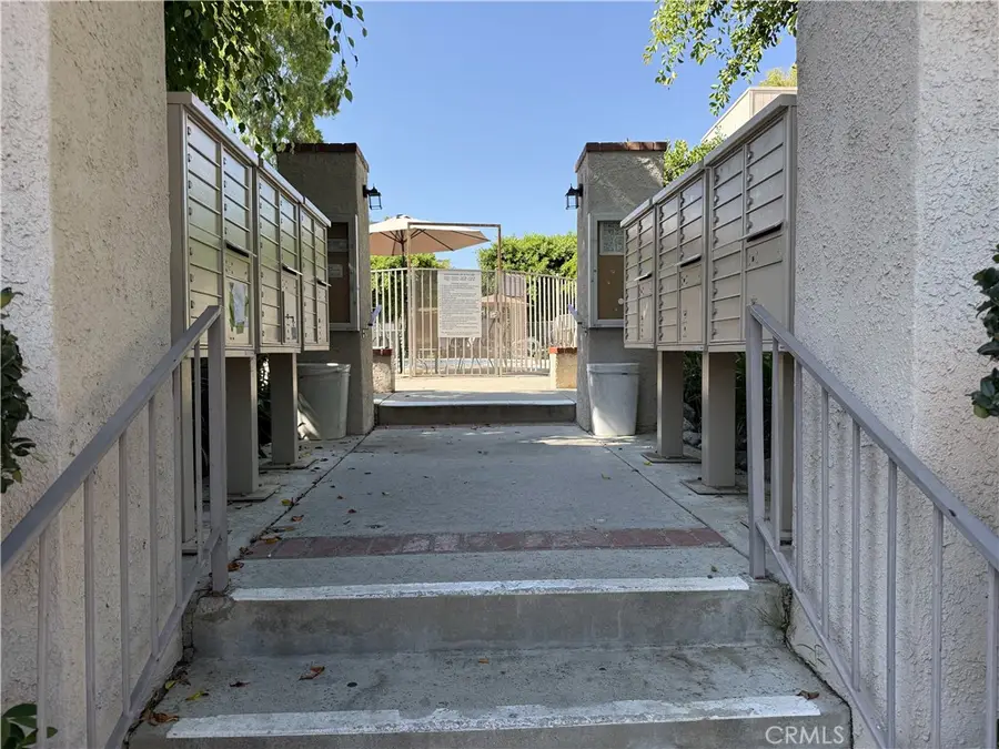 15221 Magnolia, Sherman Oaks, CA 91403 - #3