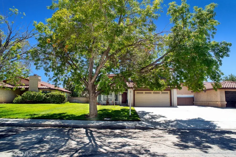 1046 E Avenue J6, Lancaster, CA 93535 - #3
