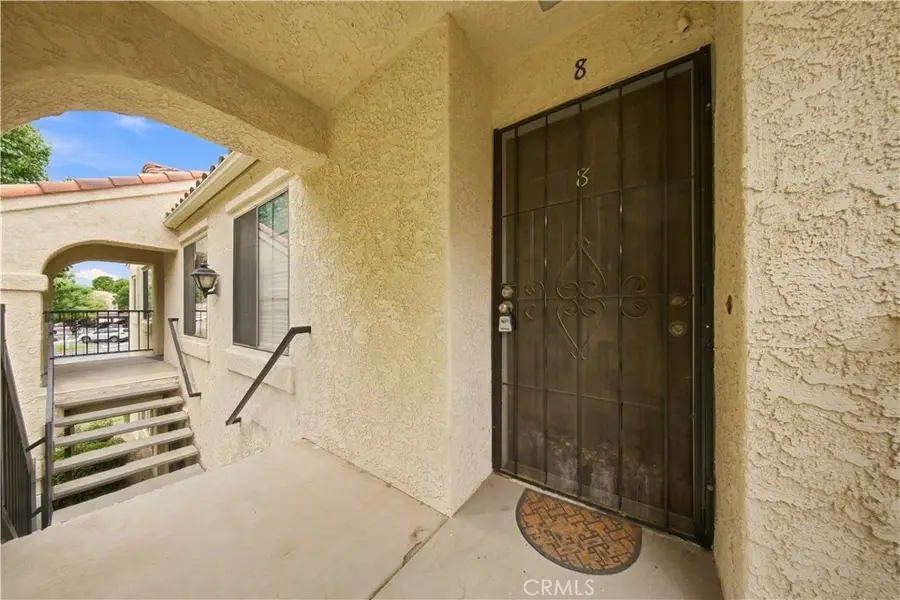 2554 Olive Dr #Apt 8, Palmdale, CA 93550 - #3