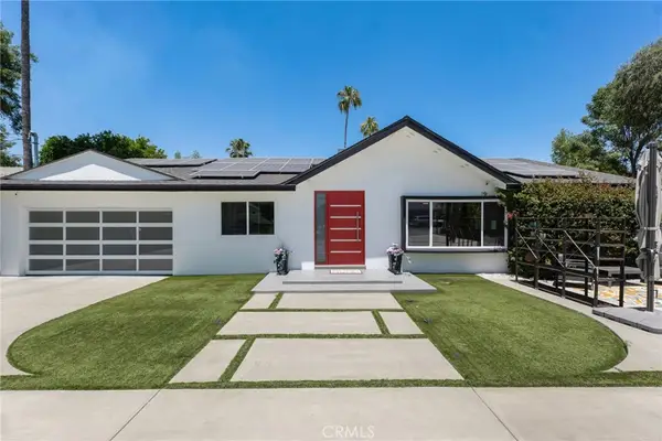 23051 Burbank Boulevard, Woodland Hills, CA 91367