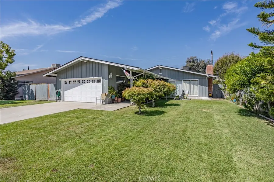 1101 S Mountain Street, Visalia, CA 93277 - #2