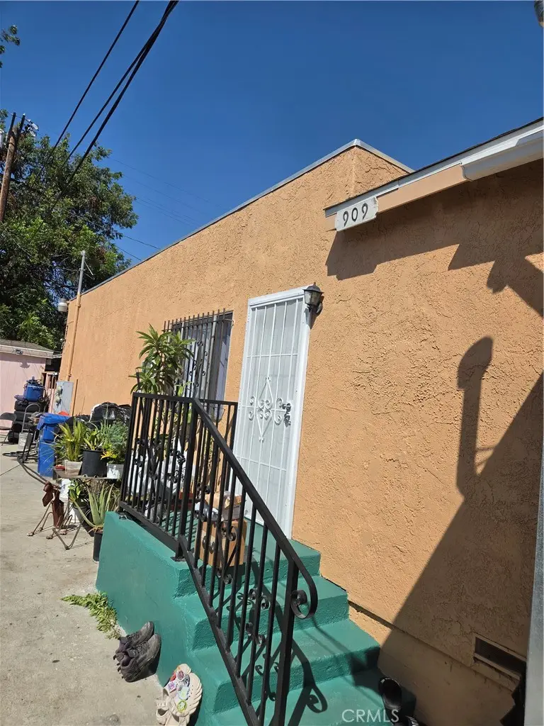 907 E 50th, Los Angeles, CA 90011 - #3