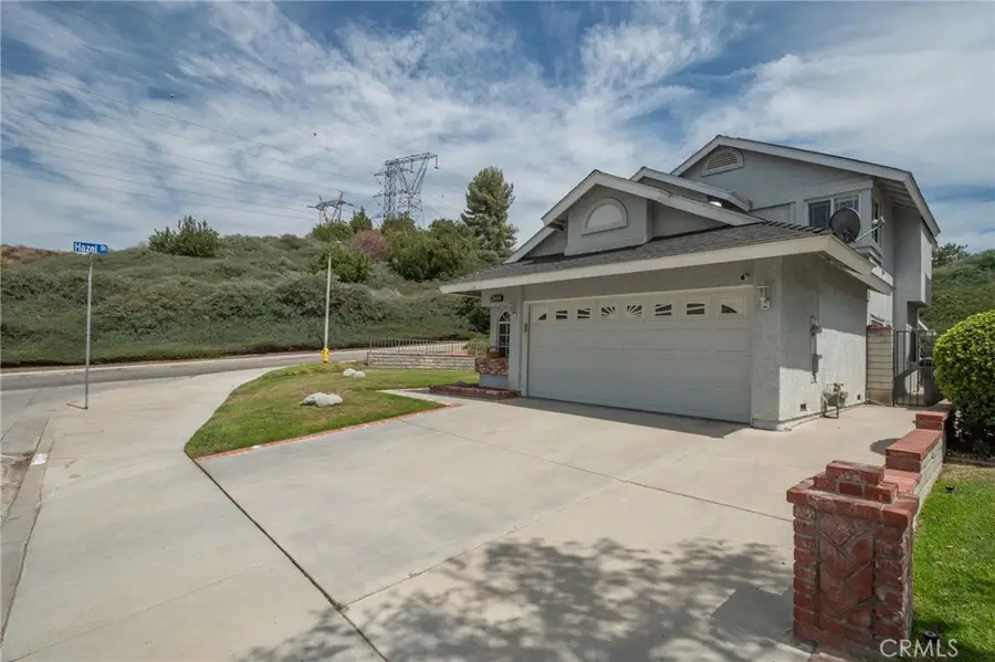 28454 Evergreen, Saugus, CA 91390 - #2