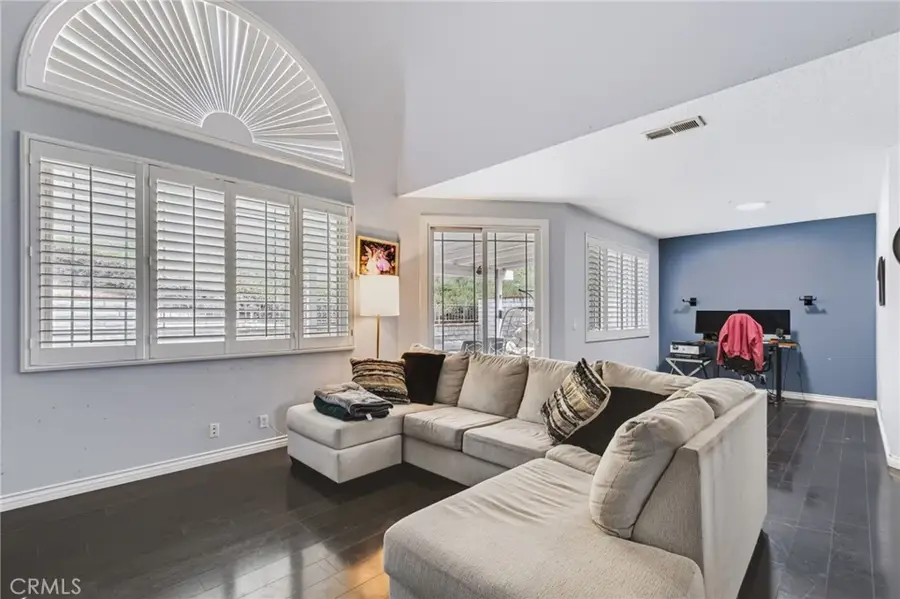 28454 Evergreen, Saugus, CA 91390 - #3