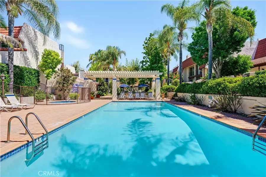 22269 1/2 Erwin, Woodland Hills, CA 91367 - #3