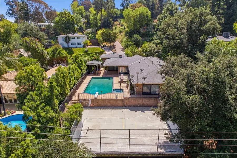 4908 Calvin Avenue, Tarzana, CA 91356 - #3