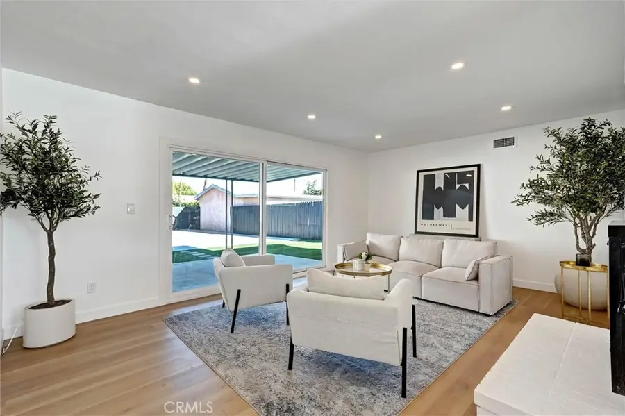 8612 Mason, Winnetka, CA 91306 - #3