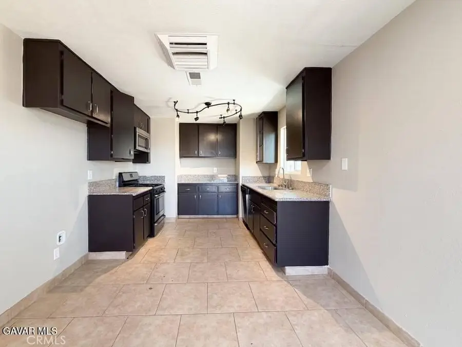 40205 162nd Street E, Palmdale, CA 93591 - #2
