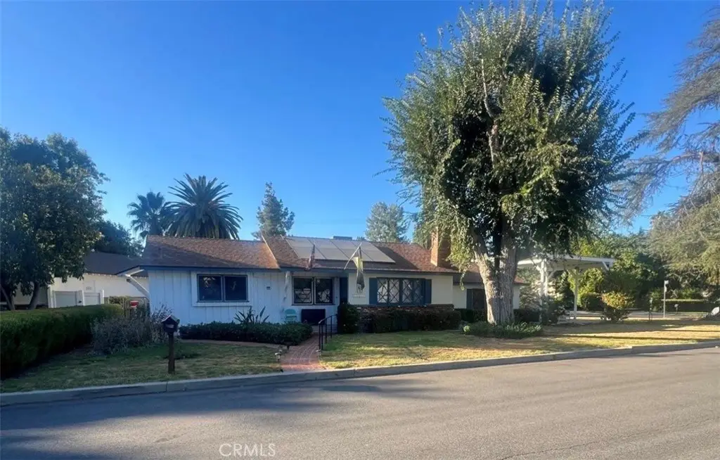 23141 Gonzales, Woodland Hills, CA 91367 - #1