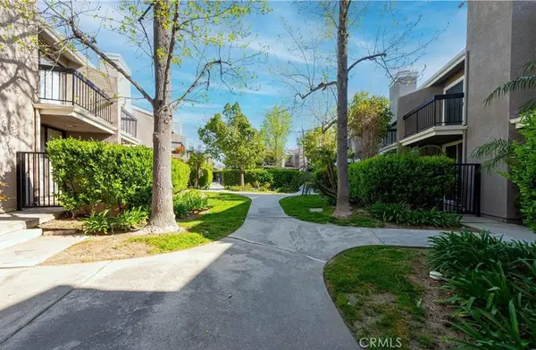 23541 Victory #6, West Hills, CA 91307