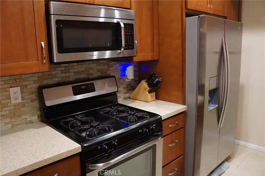 11225 Peach Grove Street #202, North Hollywood, CA 91601 - #3