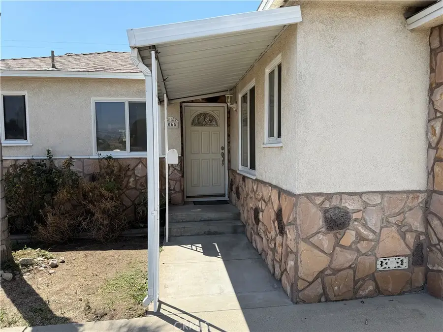 9065 Canterbury Avenue, Arleta, CA 91331 - #2