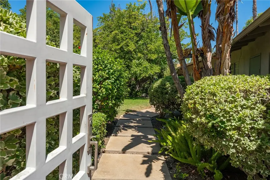 4956 Hood Drive, Woodland Hills, CA 91364 - #3