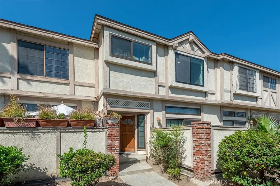 7100 Balboa Boulevard #807, Lake Balboa, CA 91406 - #2