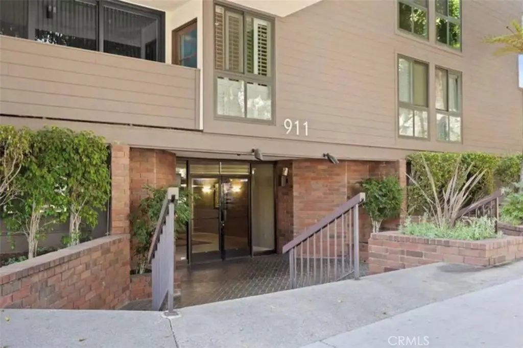 911 N Kings #306, West Hollywood, CA 90069 - #1
