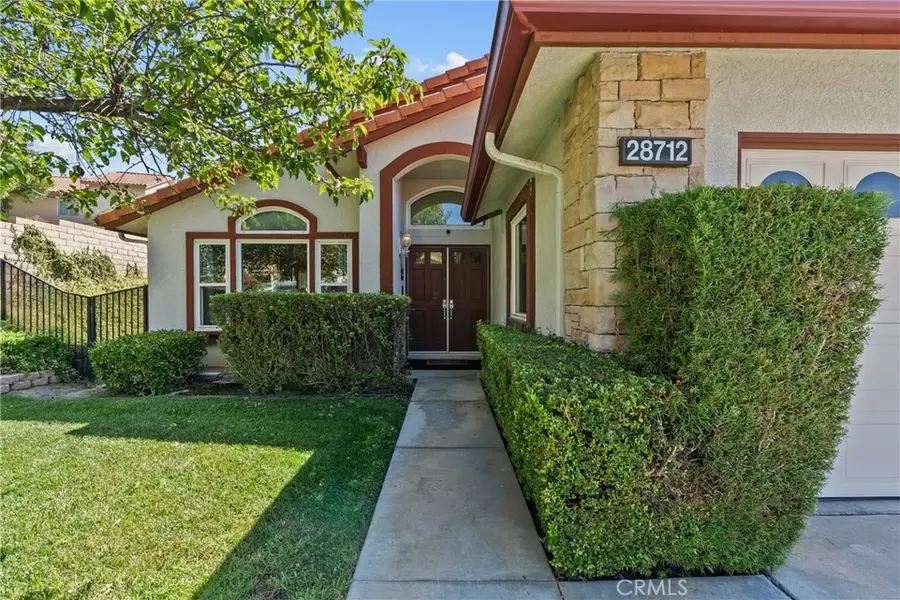 28712 Park Woodland, Santa Clarita, CA 91390 - #2