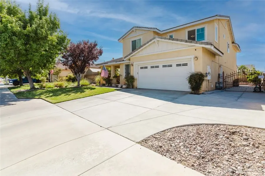 6214 W Avenue J11, Lancaster, CA 93536 - #2