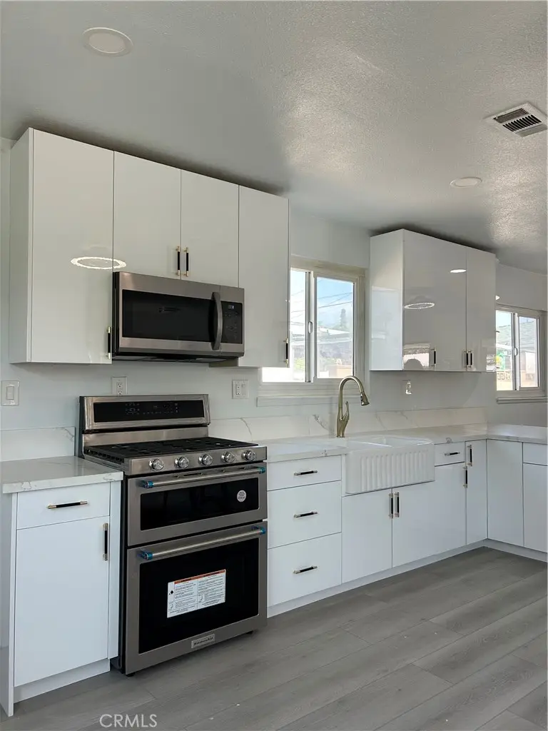 11428 Glenoaks, Pacoima, CA 91331 - #1