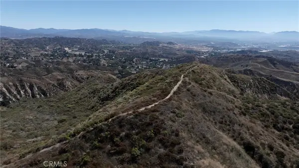 1 Burlwood Dr, Castaic, CA 91384