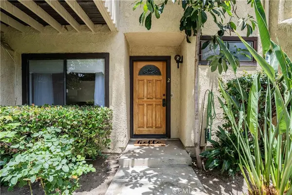 6746 Encino Avenue #2, Lake Balboa, CA 91406