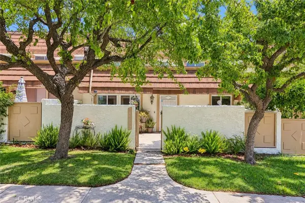 10161 Larwin Avenue #3, Chatsworth, CA 91311