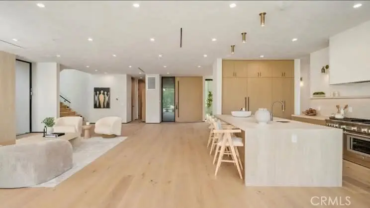 15447 Huston, Sherman Oaks, CA 91403 - #3