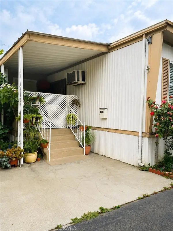 9051 Laurel Canyon Spc 30 #30, Sun Valley, CA 91352