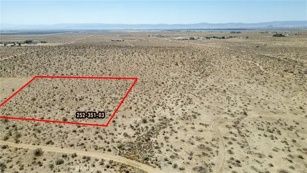 0 Ptn Of Se1/4 Sec18 T9 R13 Excl Of Mr, Rosamond, CA 93560