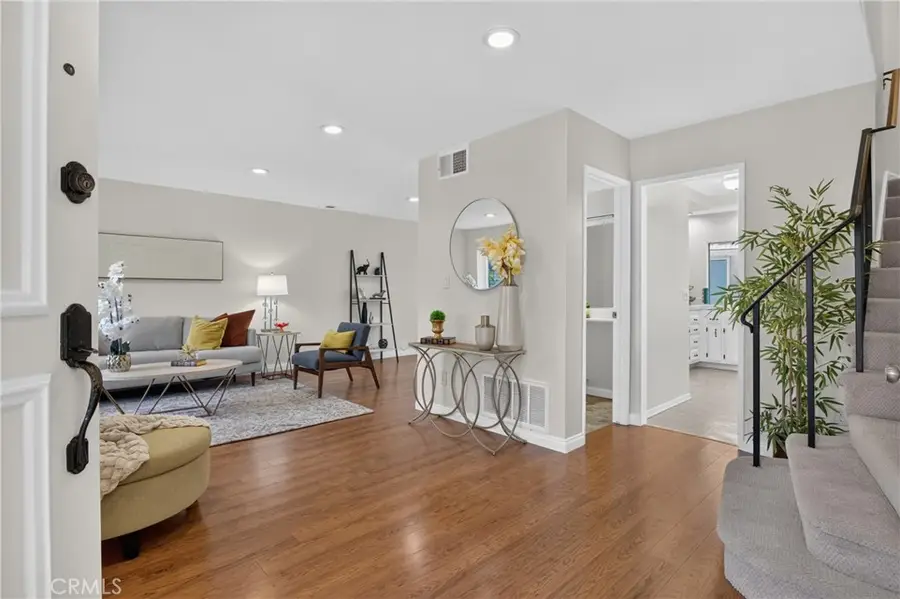 20730 Devonshire #D, Chatsworth, CA 91311 - #3