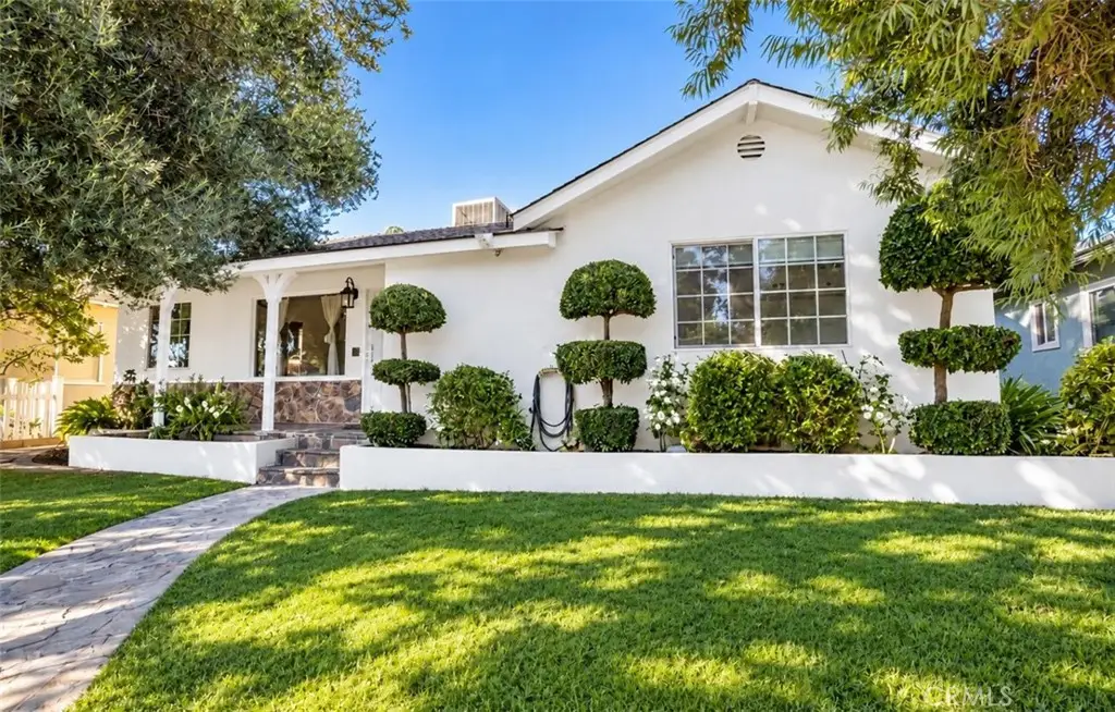 19519 Welby Way, Reseda, CA 91335 - #1