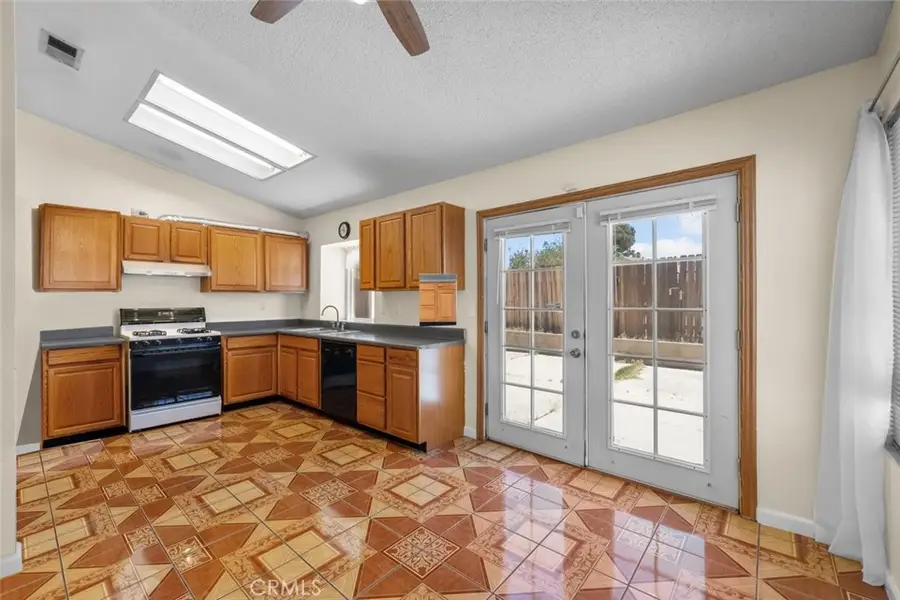 45260 7th Street E, Lancaster, CA 93535 - #2