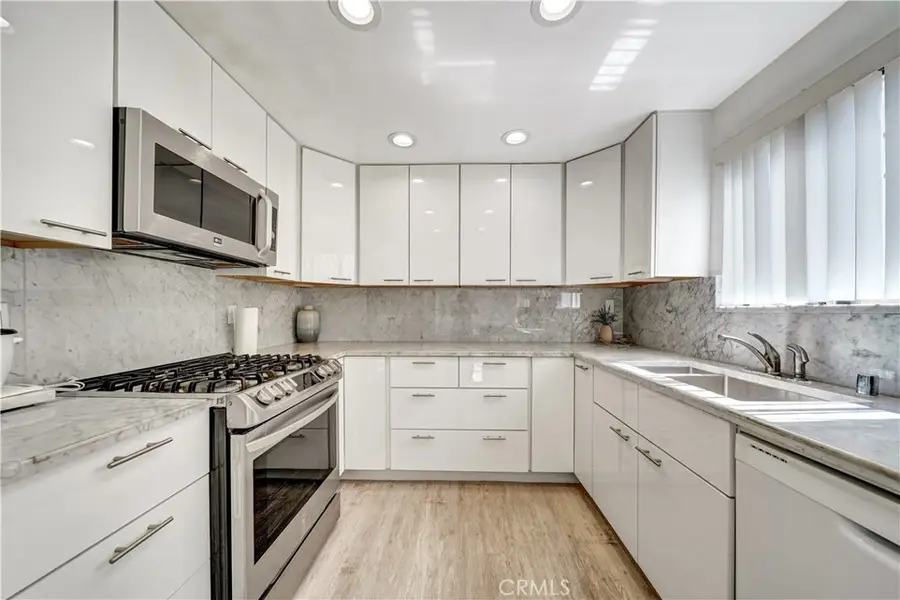 15053 Sherman Way #C, Van Nuys, CA 91405 - #3