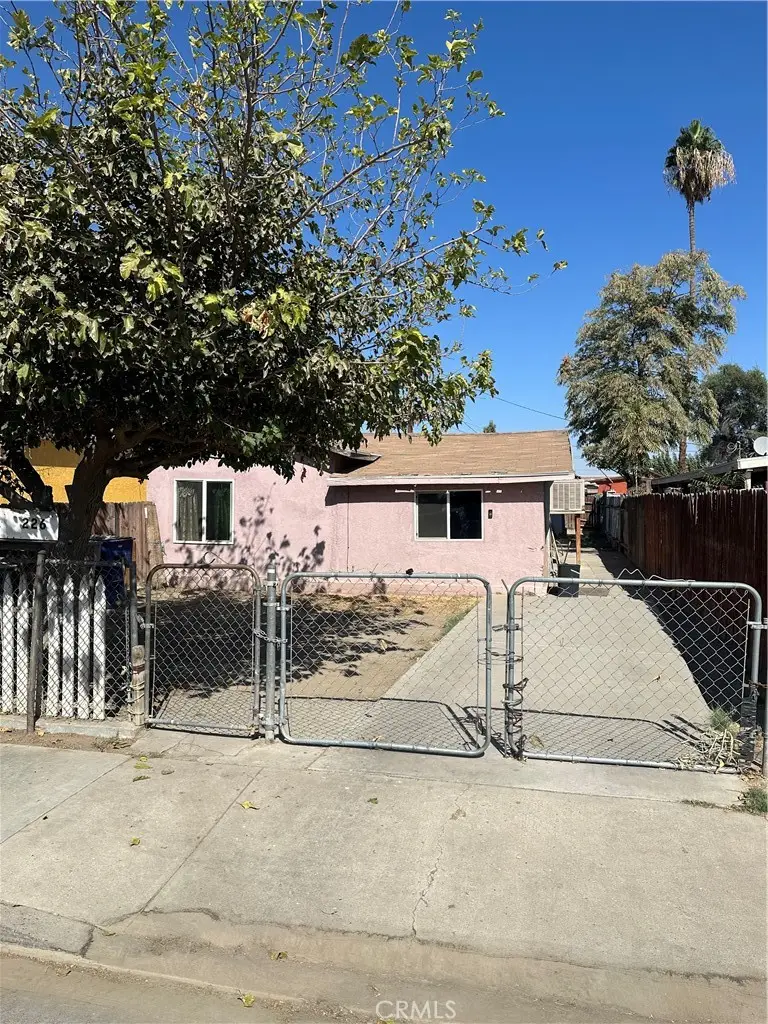 226 E 7th, Bakersfield, CA 93307 - #1