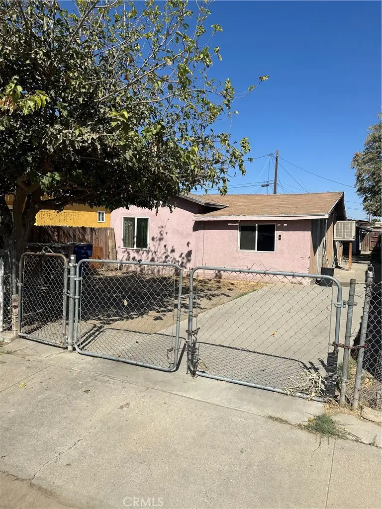 226 E 7th, Bakersfield, CA 93307 - #2