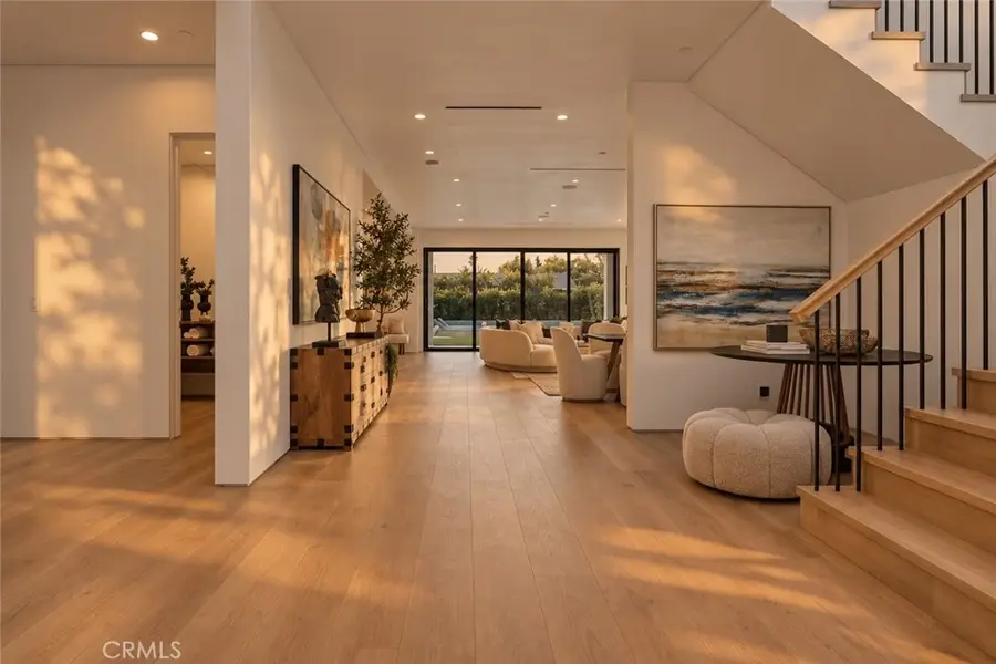 22816 Erwin, Woodland Hills, CA 91367 - #2
