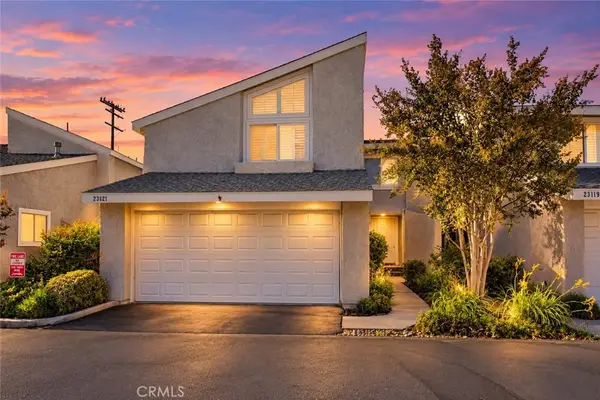 23121 Yvette, Valencia, CA 91355