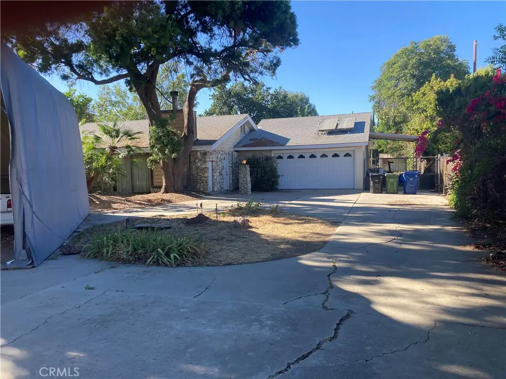 23011 Burbank, Woodland Hills, CA 91367 - #1