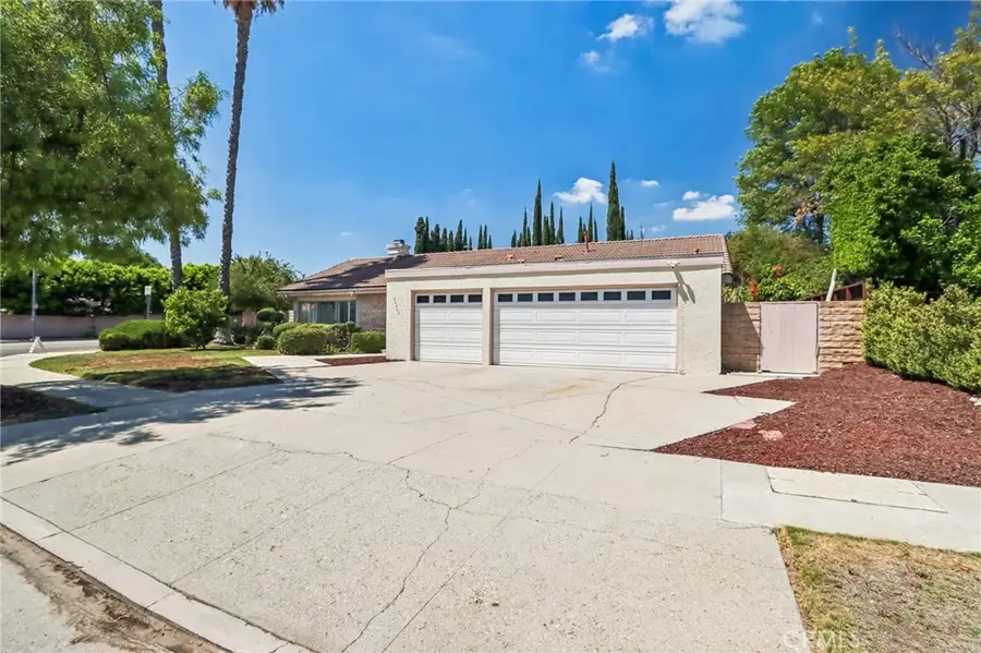 20463 Bermuda Street, Chatsworth, CA 91311 - #2