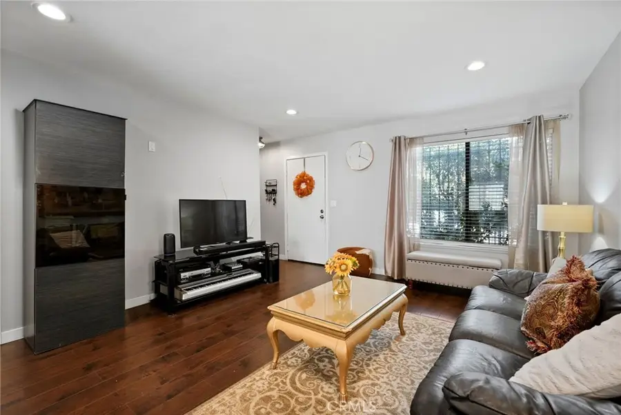 11401 Berendo Avenue #7, Los Angeles, CA 90044 - #3