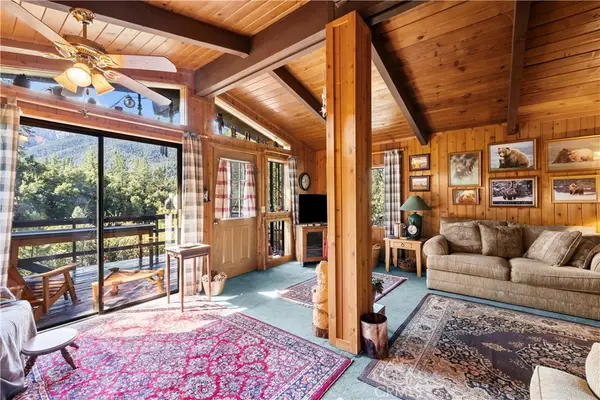 2329 Woodland Dr, Pine Mountain Club, CA 93222