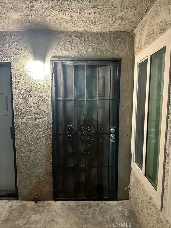 2455 West Acacia Avenue, Hemet, CA 92545